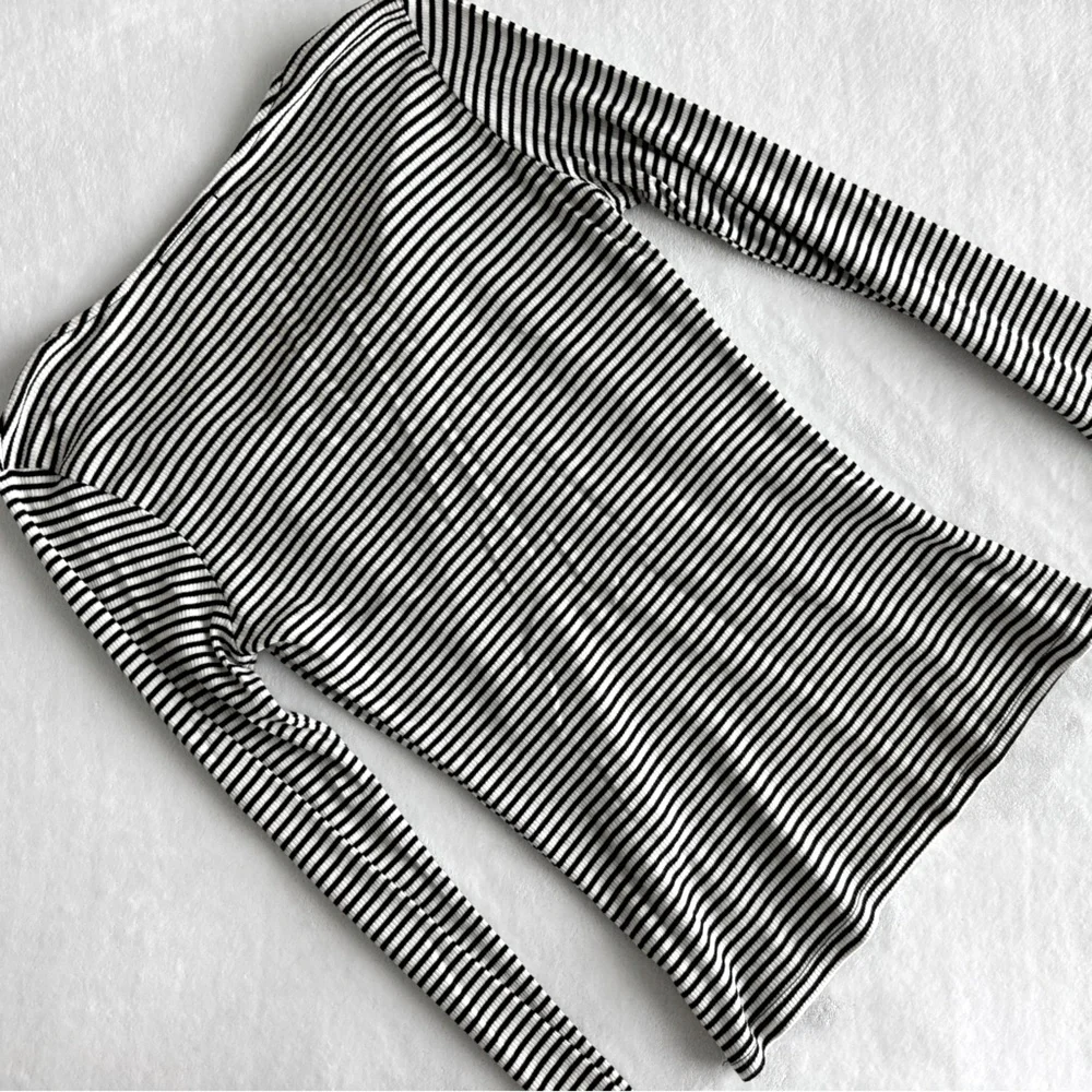 Forever 21 Top - Picture 3 of 5